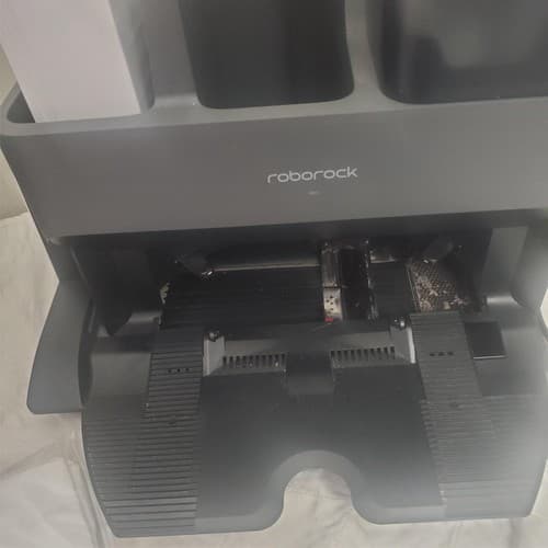 Roborock S7 Max Ultra Robot Vacuum and Mop with Sink fill station - Thumbnail 12