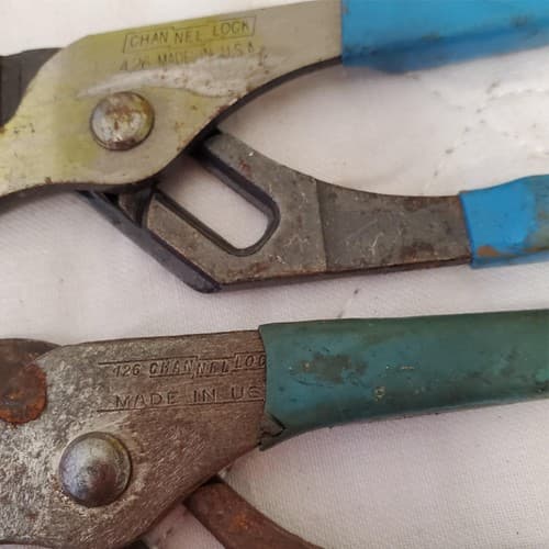 Lot of Assortment of Pliers, Scissors, Drivers & other Hand Tools LOT 354 - Thumbnail 12