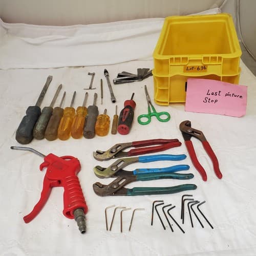 Lot of Assortment of Pliers, Scissors, Drivers & other Hand Tools LOT 354 - Thumbnail 18