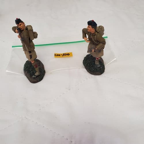 Lot of 2 Hand Painted Metal Toy Soldier Shooting and Runner CM-100 - Thumbnail 3