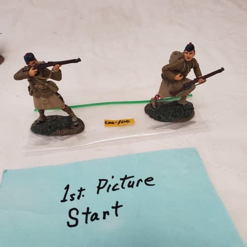 Lot of 2 Hand Painted Metal Toy Soldier Shooting and Runner CM-100 - Image 1