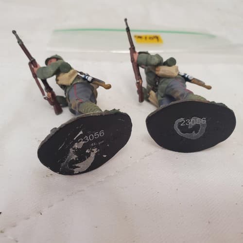 W. Britain 23056 1916-18 German Infantry Running with Grenade Bags CM-109 - Thumbnail 6