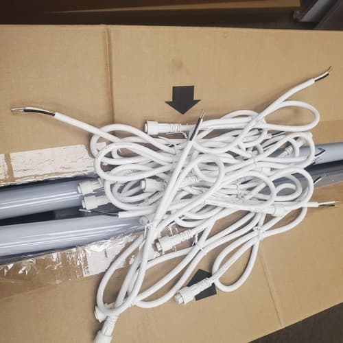 Lot of 30 Connected Meat Light 4FT LED Tube Light 12W 3000K - Thumbnail 3