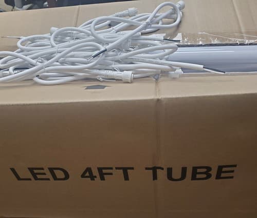 Lot of 30 Connected Meat Light 4FT LED Tube Light 12W 3000K - Thumbnail 4