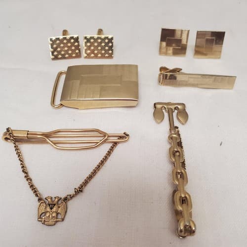 Lot of Vintage Gold Tone Men's Accessories Cufflinks, Tie Bars & More - Thumbnail 2