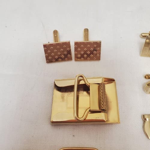 Lot of Vintage Gold Tone Men's Accessories Cufflinks, Tie Bars & More - Thumbnail 4