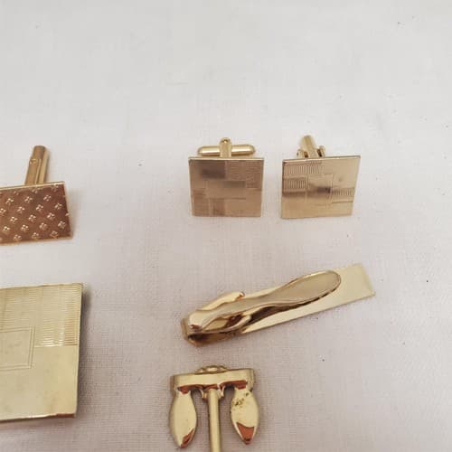 Lot of Vintage Gold Tone Men's Accessories Cufflinks, Tie Bars & More - Thumbnail 6