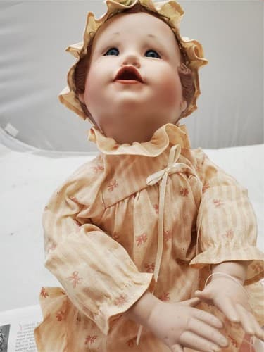 Edwin M. Knowles Emily Picture Perfect Babies Porcelain Doll by Yolanda Bello - Thumbnail 5