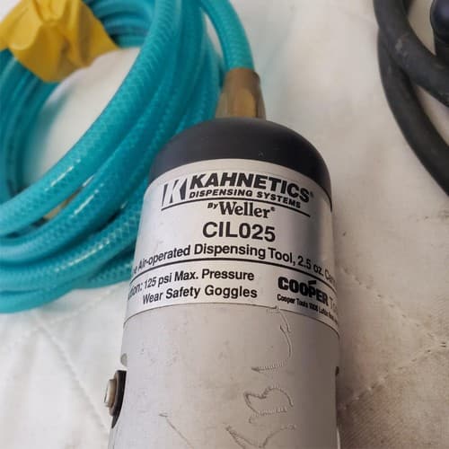 Lot of Kahnetics CIL025 Weller Dispensing Sealant Gun LOT 674 - Thumbnail 3