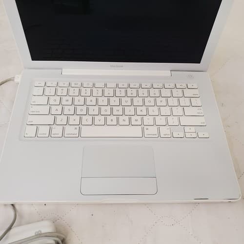 Vintage Apple Macbook Laptop Model A1181 White Bundle - Thumbnail 5