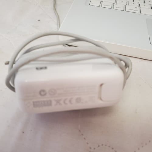 Vintage Apple Macbook Laptop Model A1181 White Bundle - Thumbnail 6