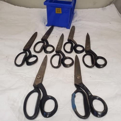 Lot of 7 Assorted Handle Pinking Scissors LOT-97 - Image 1