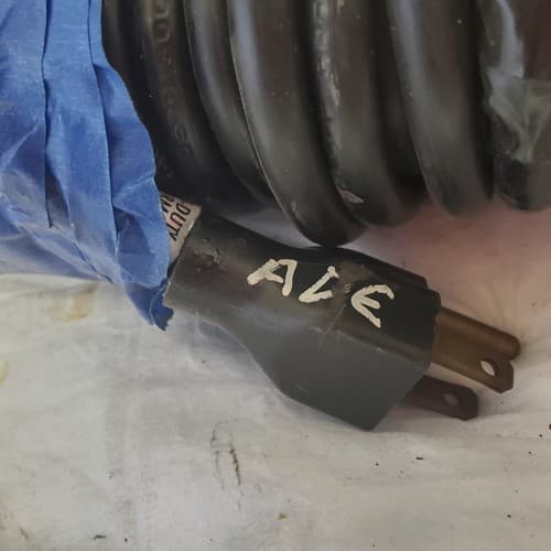 General Manufacturing Stubby II 13 Watt Fluorescent Light - Thumbnail 2