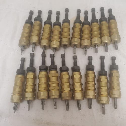 Lot of 19 Wing Nut Fasteners Clamps Wedgelock Kwik loc LOT-373 - Thumbnail 3