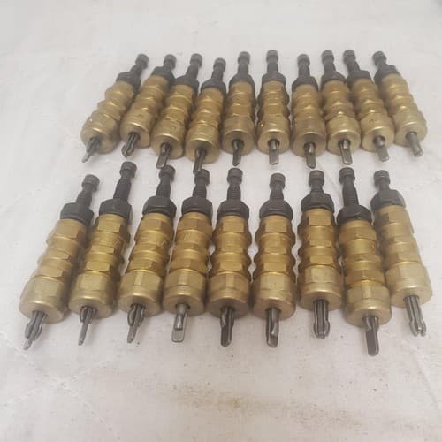 Lot of 19 Wing Nut Fasteners Clamps Wedgelock Kwik loc LOT-373 - Thumbnail 4