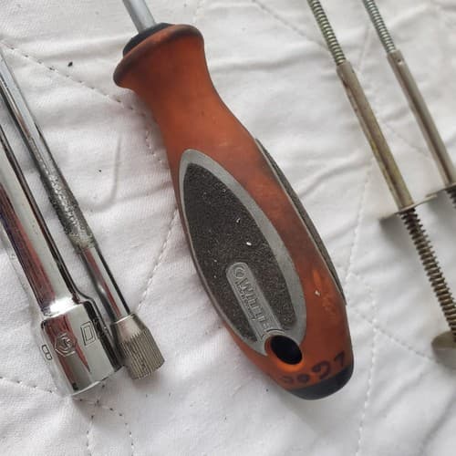 Lot of Ratchet Socket Extension, Files, Screw Drivers & Other Tools LOT 656 - Thumbnail 18