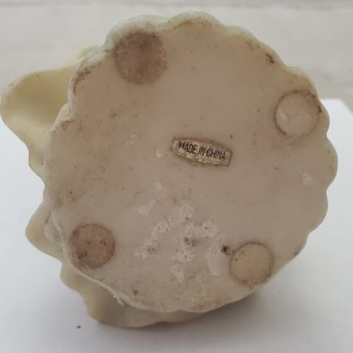 Vintage Home Decor Figurine Praying Angel With Flower Statue - Thumbnail 5