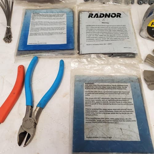 Lot of Feeler Gauge Blade, Pilers & Other Tools LOT 517 - Thumbnail 6