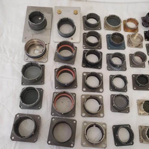 Lot of Cylinder Pipe Muffler Connector LOT 633 - Thumbnail 3