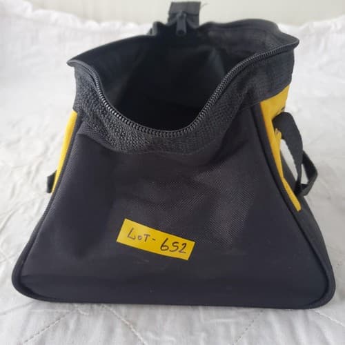 DEWALT TOOL BAG 11" x 8" x 7" Heavy Duty Nylon & Square Plastic Base LOT 652 - Thumbnail 3