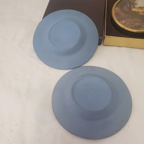 Lot of Assorted Wedgwood Queensware Plates & Miniature World of Peter Bates Post - Thumbnail 4