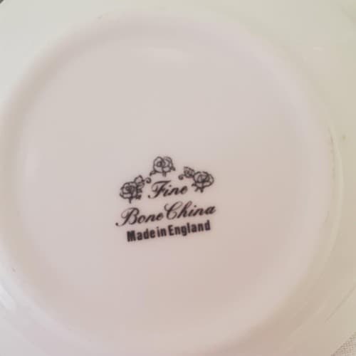 Lot of Assorted Wedgwood Queensware Plates & Miniature World of Peter Bates Post - Thumbnail 7