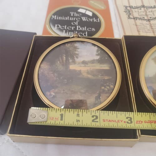 Lot of Assorted Wedgwood Queensware Plates & Miniature World of Peter Bates Post - Thumbnail 10