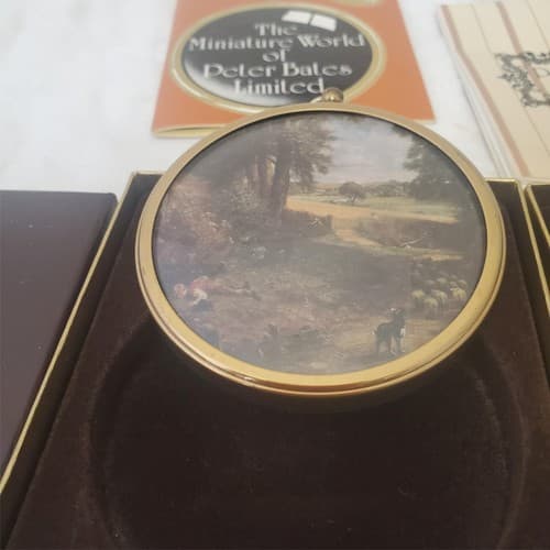 Lot of Assorted Wedgwood Queensware Plates & Miniature World of Peter Bates Post - Thumbnail 12
