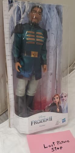 Disney Store Frozen 2 Lieutenant Mattias Fashion Doll With Removable Shirt - Thumbnail 5