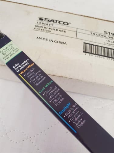 Lot of 10 Satco 13w 15 tube F13T5/CW Lamps - Thumbnail 8