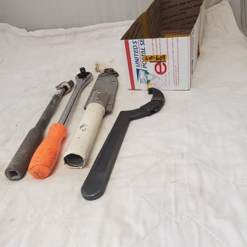 Lot Of Drive Ratchet & Adjustable Hook Spanner Wrench LOT 609 - Thumbnail 3