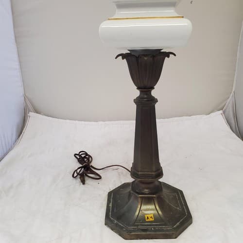 Vintage Stiffel White Porcelain and Brass Table Lamp A4 - Thumbnail 2