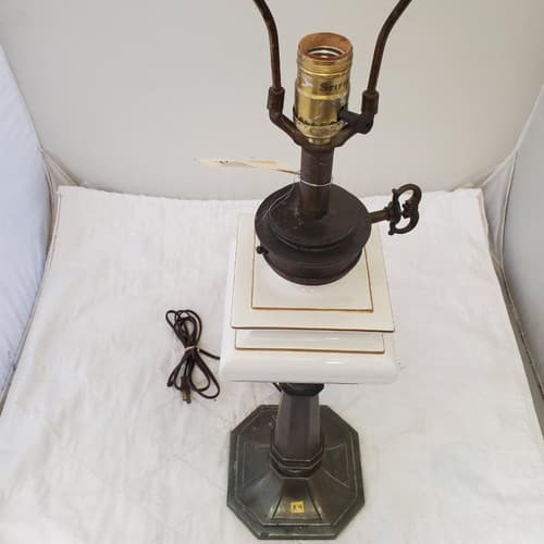 Vintage Stiffel White Porcelain and Brass Table Lamp A4 - Thumbnail 5