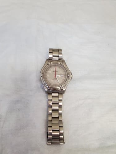 Beautiful High Quality Men's Durateel Watch - Image 1