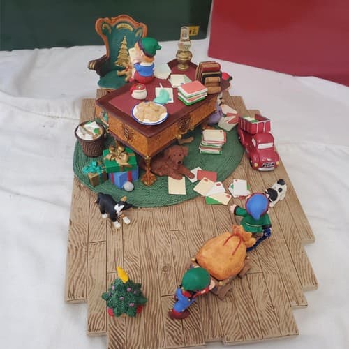 Hallmark Keepsake Ornaments Santa's Desk 2001 Studio Edition #2 - Thumbnail 4