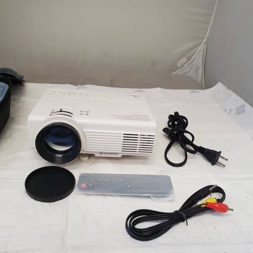 Vankyo Leisure 3 Q5 Portable Projector w/ Case - Thumbnail 3