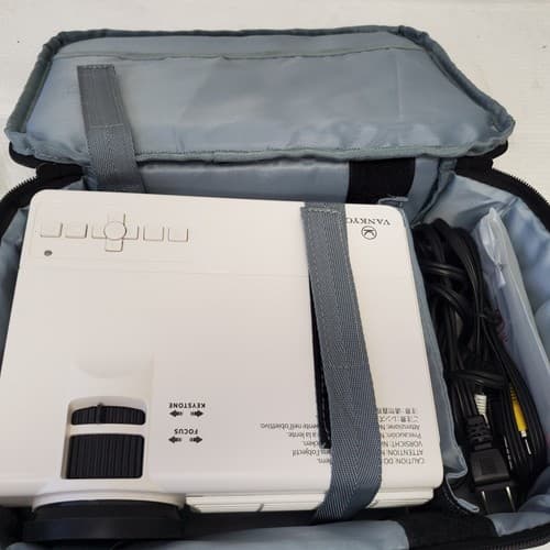 Vankyo Leisure 3 Q5 Portable Projector w/ Case - Thumbnail 9