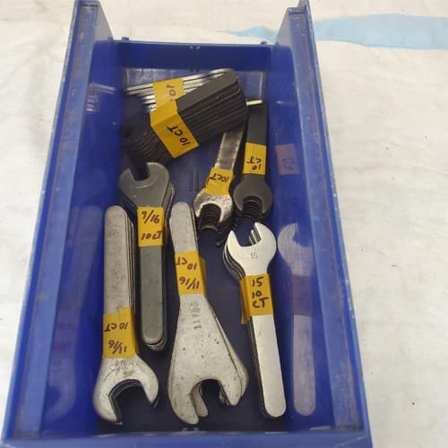 Lot of Combination Wrenches & Key Set in Different Sizes Lot 113 - Thumbnail 3