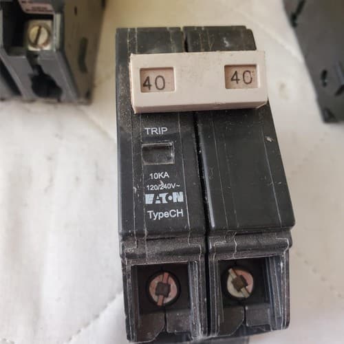Lot of Circuit Breaker Cutler-Hammer CH240 CHF240 40 Amp 2 Pole 120/240V - Thumbnail 5