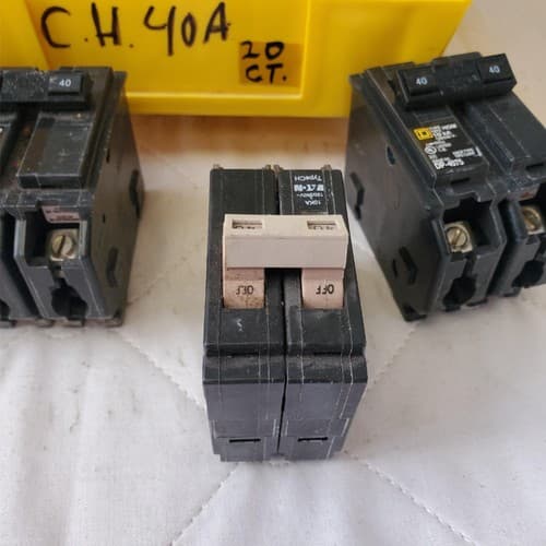 Lot of Circuit Breaker Cutler-Hammer CH240 CHF240 40 Amp 2 Pole 120/240V - Thumbnail 8