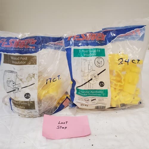 Fi-Shock Standard Snug-Fitting T-Post Insulator & Wood Post Knob Insulator - Thumbnail 8