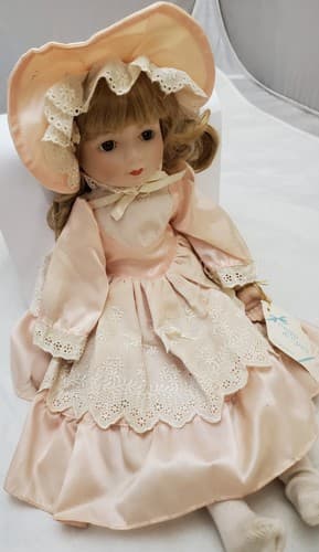 Vintage Gorham Sugar and Spice Suzanne Musical Porcelain Doll - Thumbnail 3
