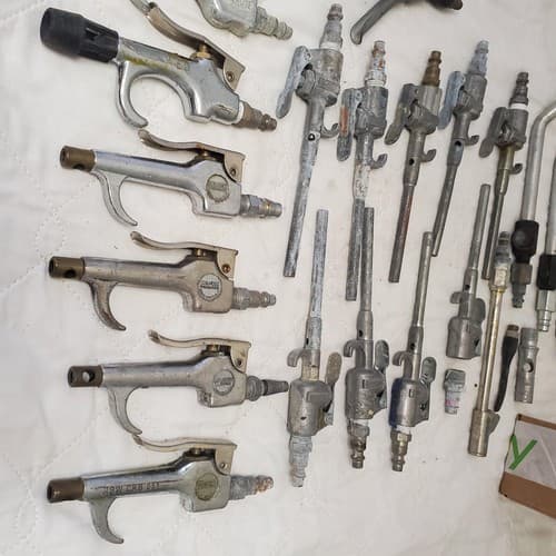 Lot of Various Air Blow Hoses & other Tools LOT 683 - Thumbnail 3