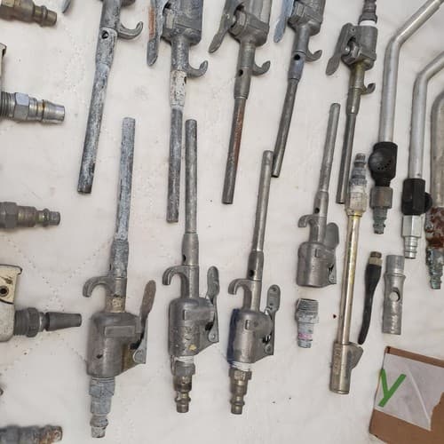 Lot of Various Air Blow Hoses & other Tools LOT 683 - Thumbnail 6