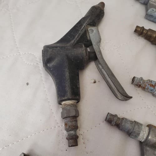 Lot of Various Air Blow Hoses & other Tools LOT 683 - Thumbnail 11