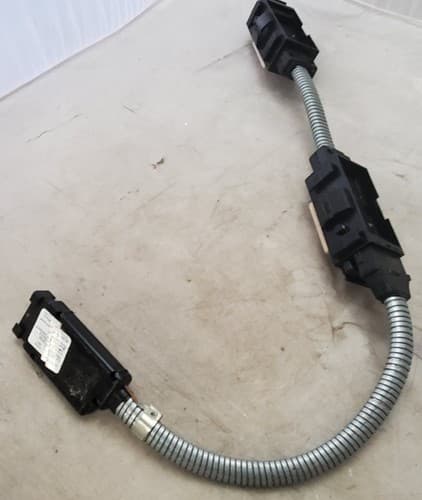 Vintage Byrne Double Block Raceway Office Receptacles Circuit - Thumbnail 2