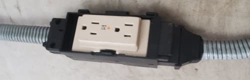 Vintage Byrne Double Block Raceway Office Receptacles Circuit - Thumbnail 4