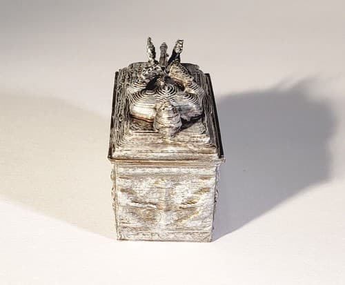 3d Printed Knight's Tomb Terrain Miniature - D&D Pathfinder Fantasy - Thumbnail 3