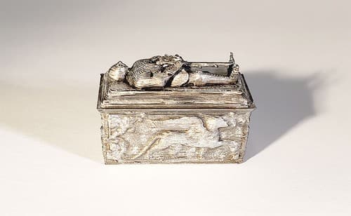 3d Printed Knight's Tomb Terrain Miniature - D&D Pathfinder Fantasy - Thumbnail 2