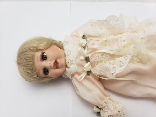 Vintage Original Porcelain Girl Doll Beautiful Lace Dress - Thumbnail 3